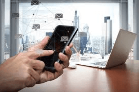 How Technology Is Transforming Online Communication Tools